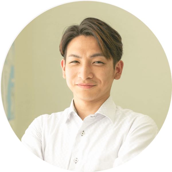 私は幼いころから魚が好きで、<br />
今でも美味しい魚をたくさんの人に届ける事が人生の目標です。<br />
仕事でつまずいたときは、その目標を糧に再起奮闘に努める事が出来ます。<br />
目標は何であれ、強い想いや成し遂げる意欲をもって<br />
飯田商店を望んで下さる方がいれば嬉しく思います。<br />
一緒にサバで世界征服しましょう！