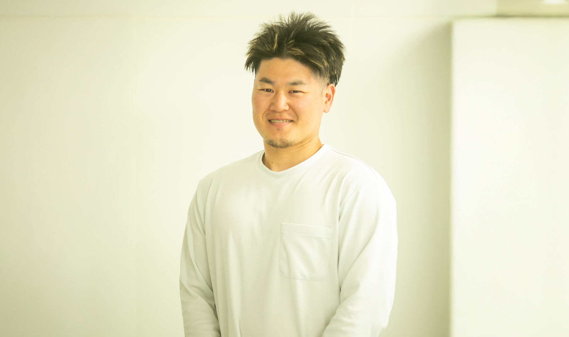 鈴木　友也